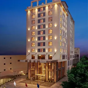 Doubletree By Hilton Hotel